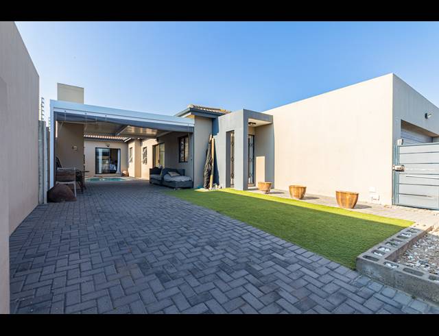 4 BEDROOM HOUSE FOR SALE IN PARKLANDS NORTH